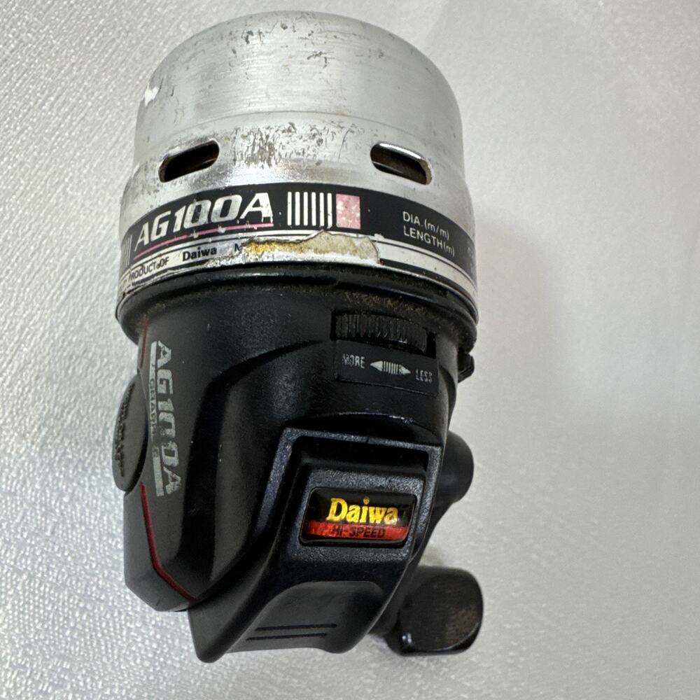 Daiwa Spincasting Fishing Reel AG100A Vintage USED
